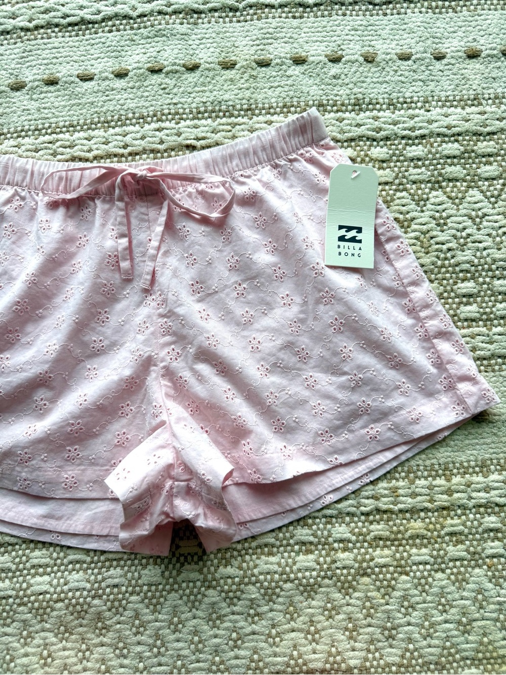 🔥🔥BILLABONG - UNRELEASED LOST IN LOVE WOVEN SHORT🔥🔥